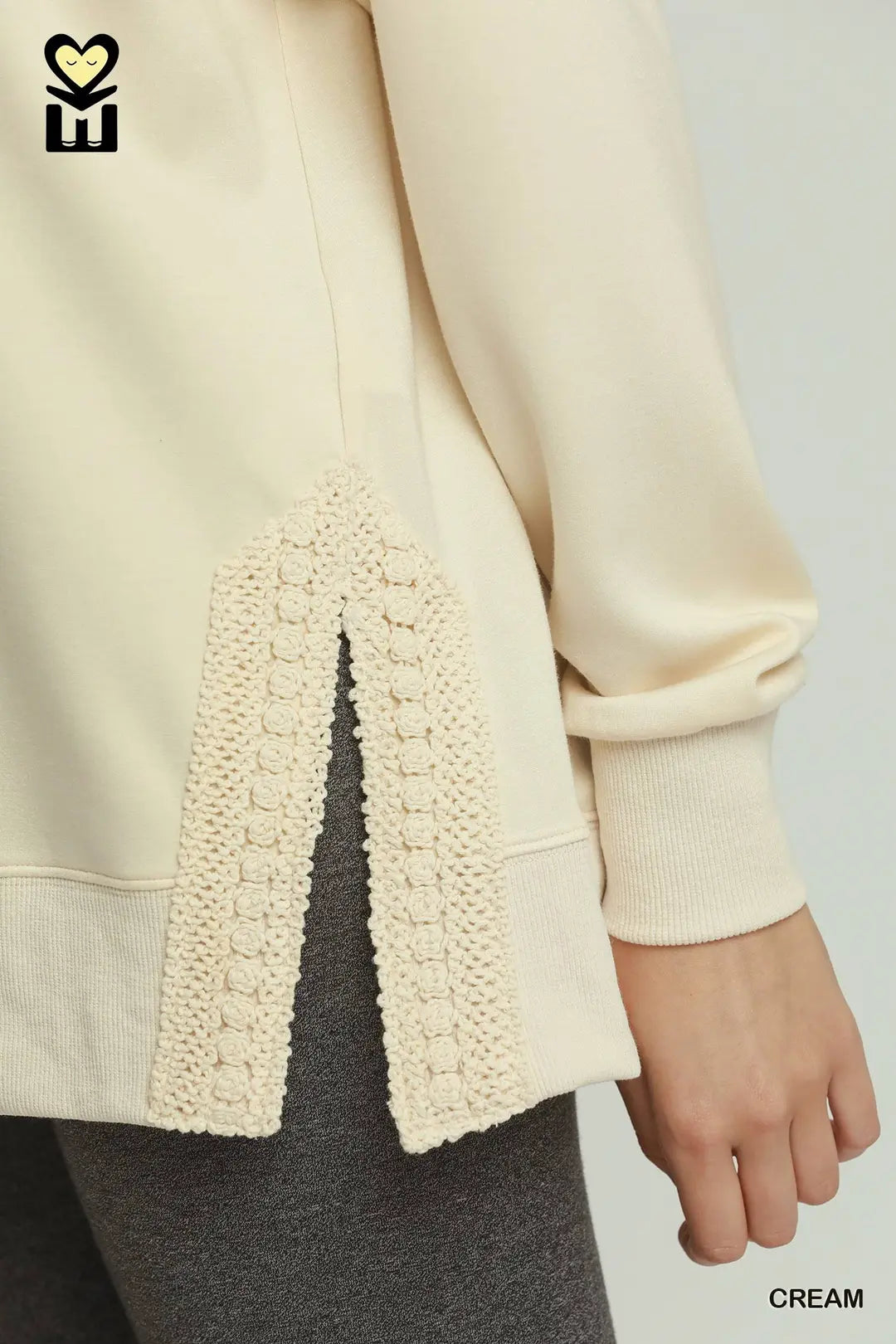 Crochet Trim Raglan Sleeve Top in Cream