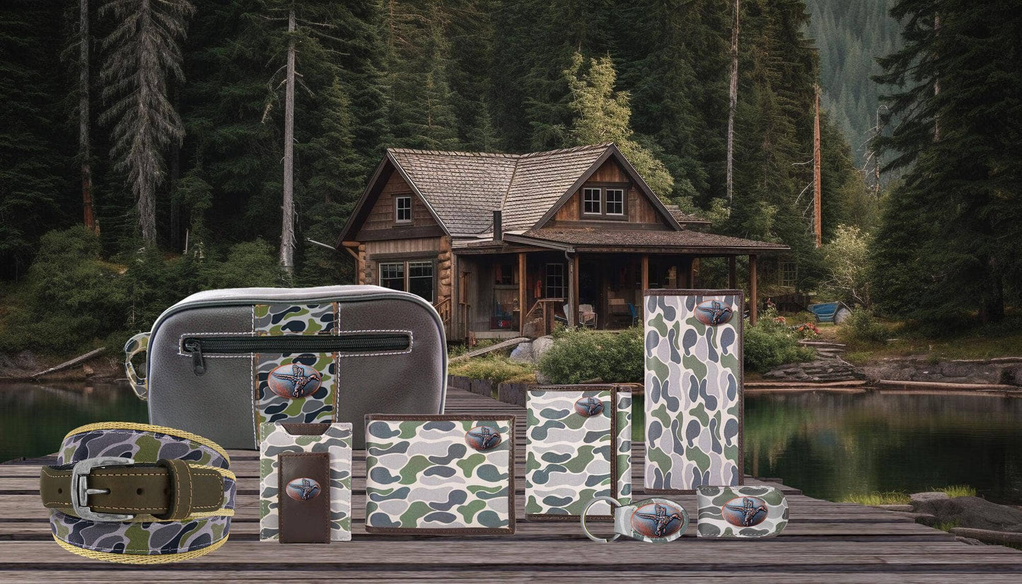 Mallard Men's Magnetic Front Pocket Old School Camo Leather Wallet.: Brown/Tan Camo