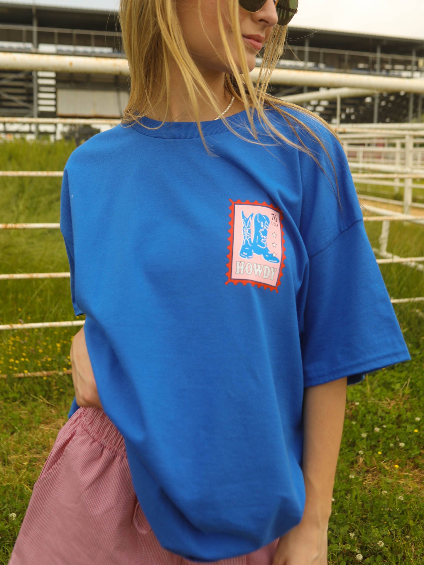 HOWDY STAMP TEE