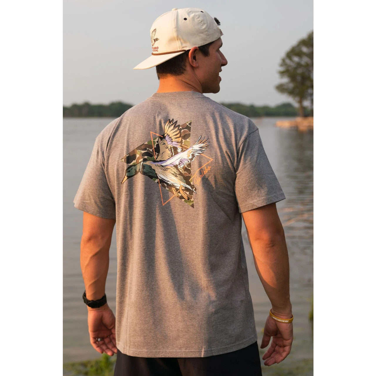 Short Sleeve T-shirt in Throwback Triangle Duck