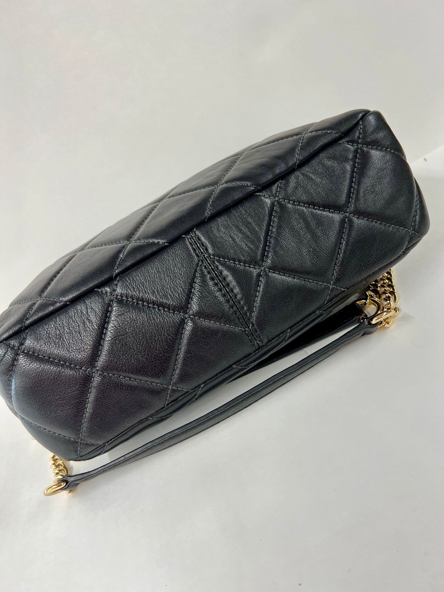 Pre-Loved Michael Kors Quilted Sloan Shoulder Bag in Black