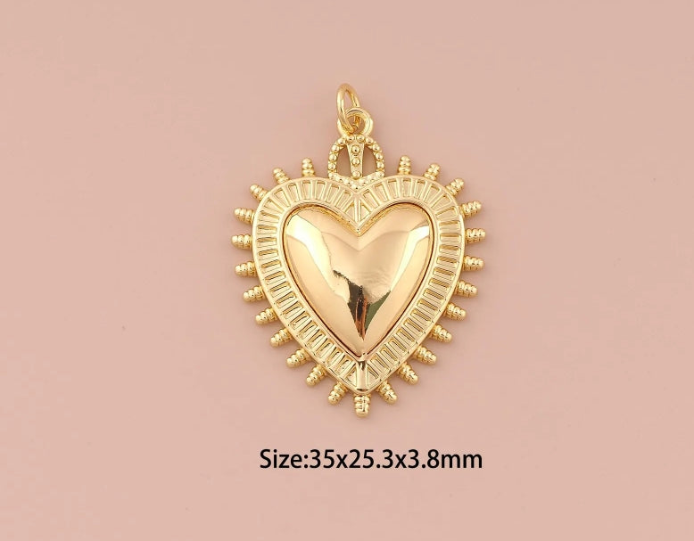 18K Gold Royal Heart Charm