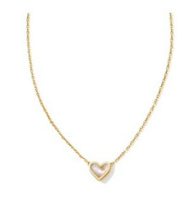 FRAMED ARI HEART SHORT PENDANT