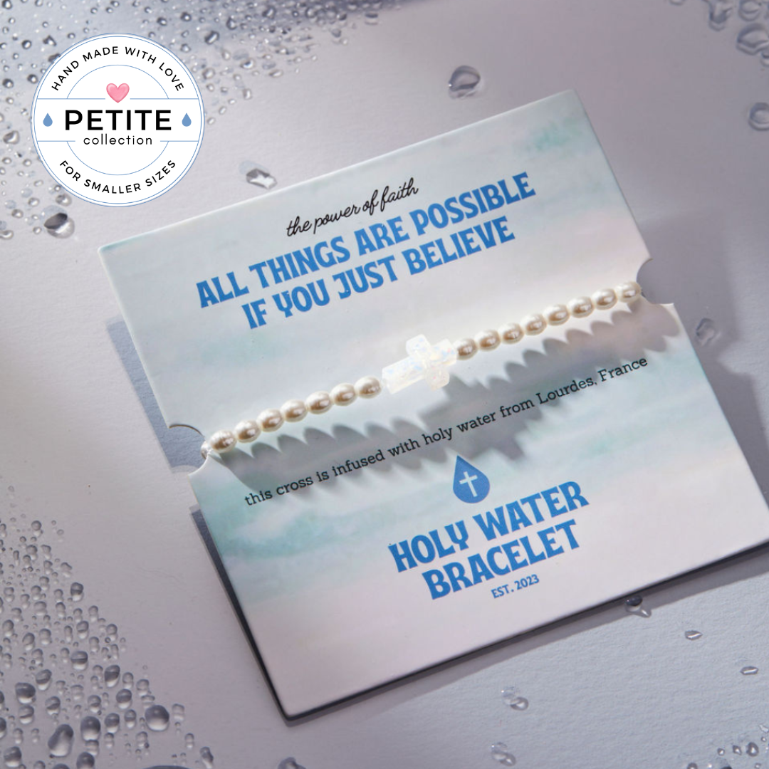 PETITE HOLY WATER STRETCH BRACELET IN CRYSTAL PEARL