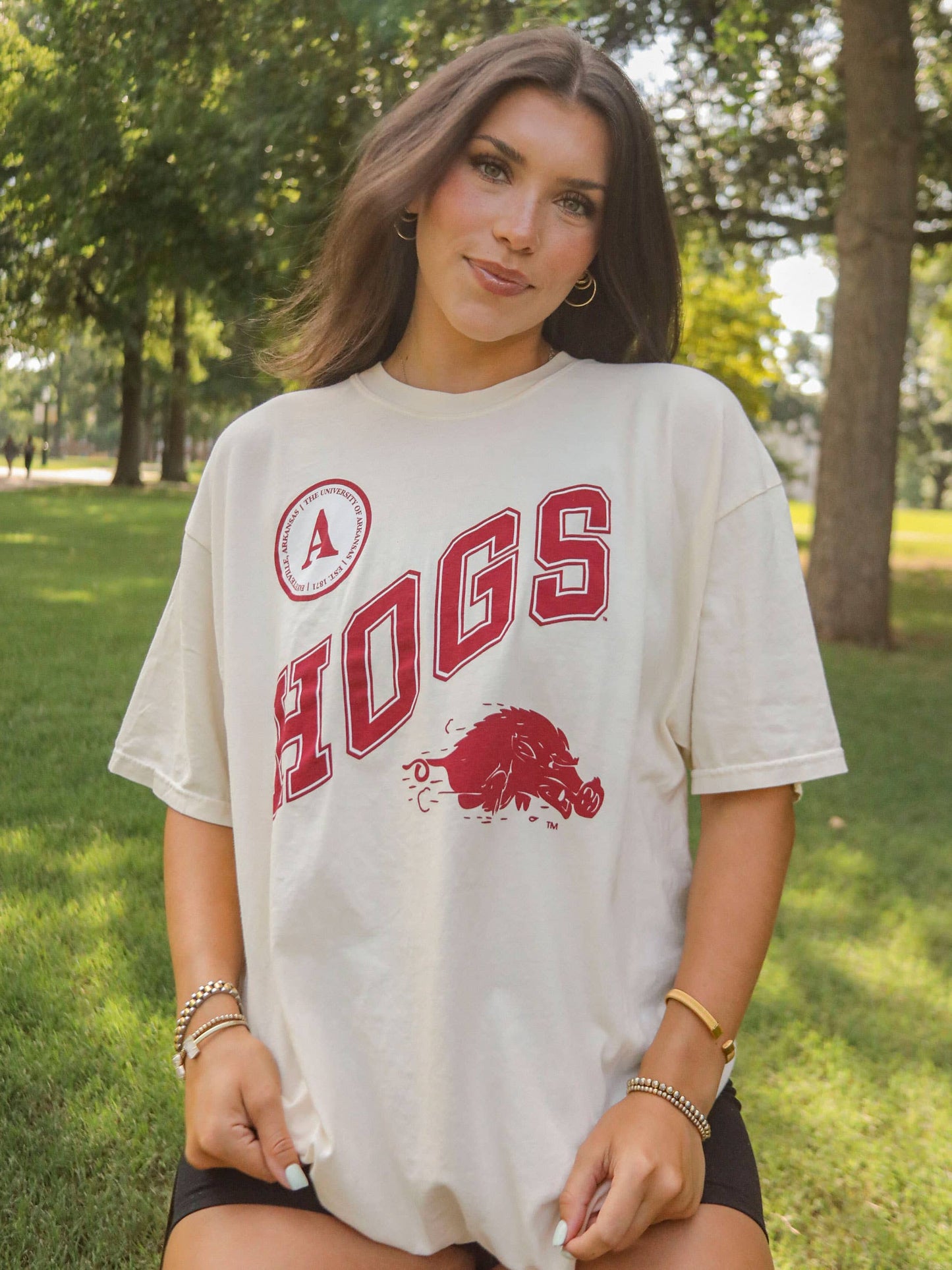 HOGS BADGE TEE