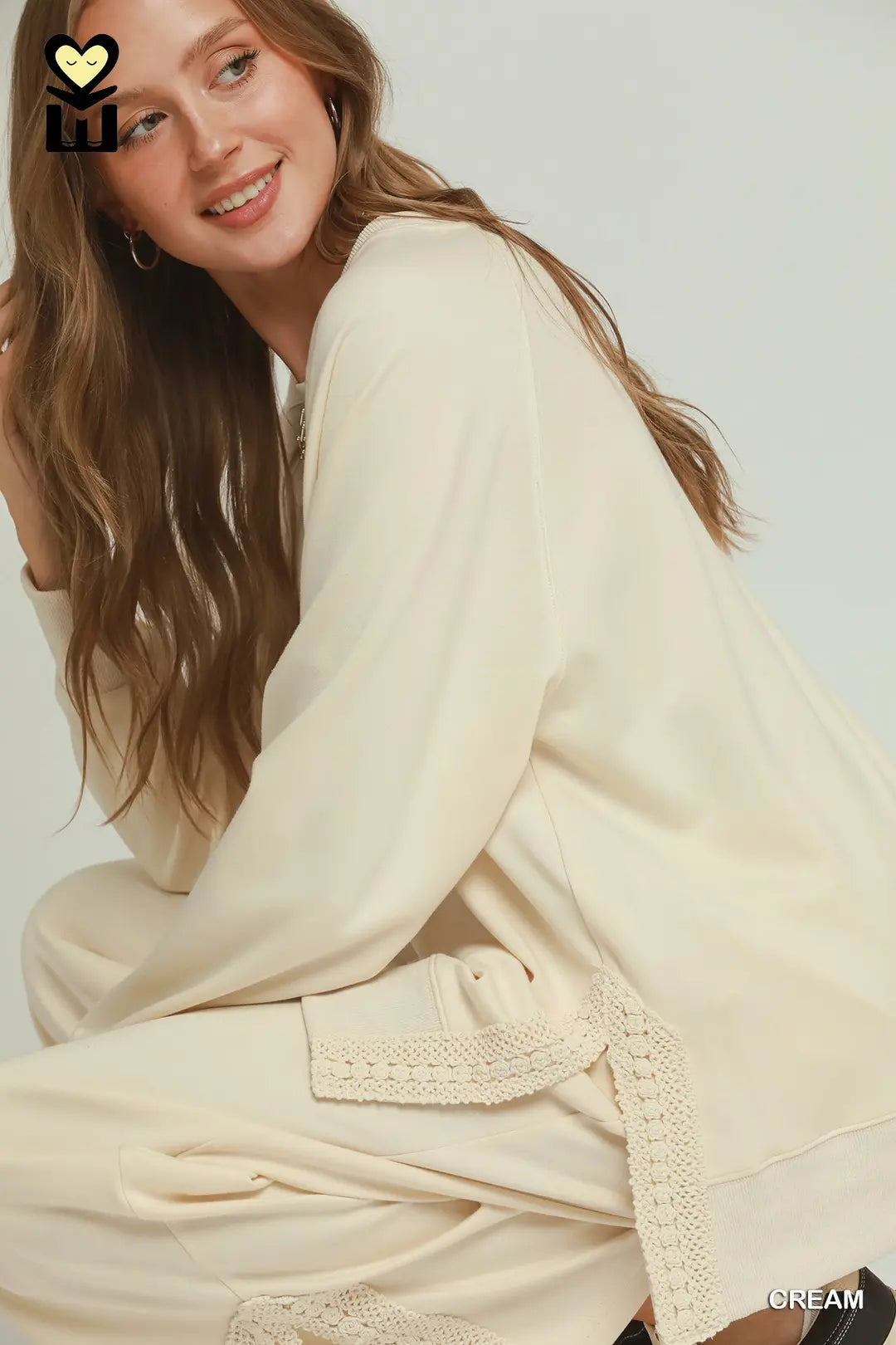 Crochet Trim Raglan Sleeve Top in Cream