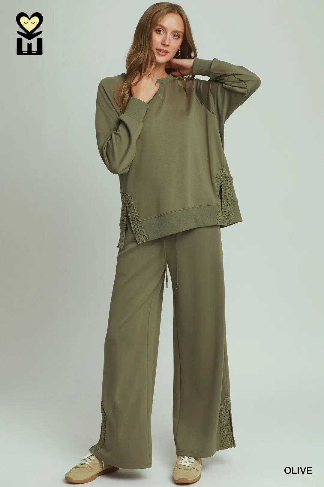 Crochet Trim Raglan Sleeve Top in Olive