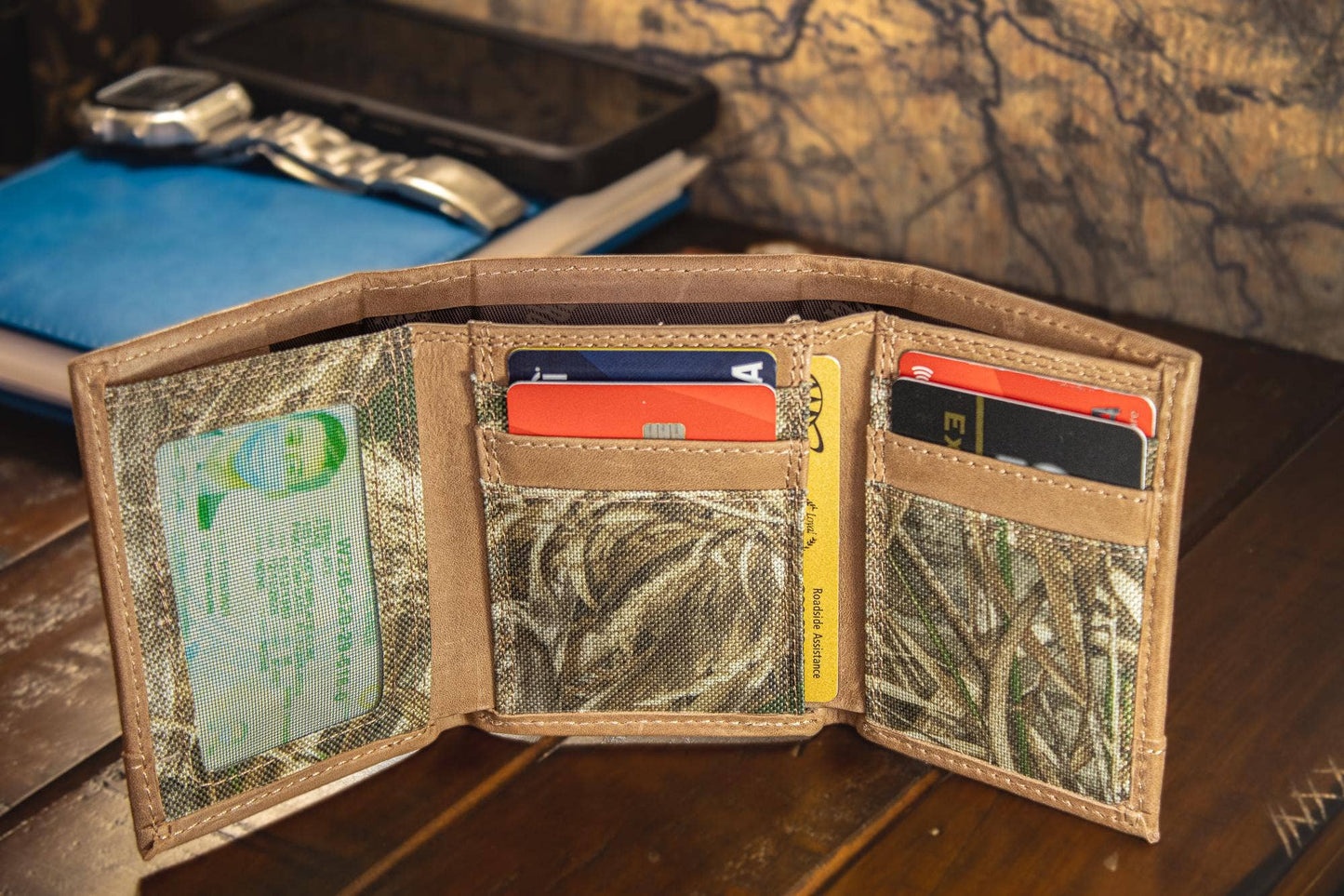 Arkansas Razorbacks Realtree Wallets.: Secretary
