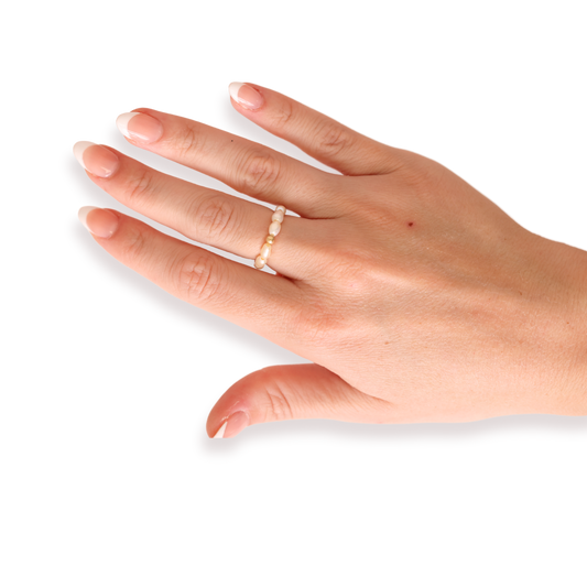 Jamie Pearl Ring in Gold: 7/8