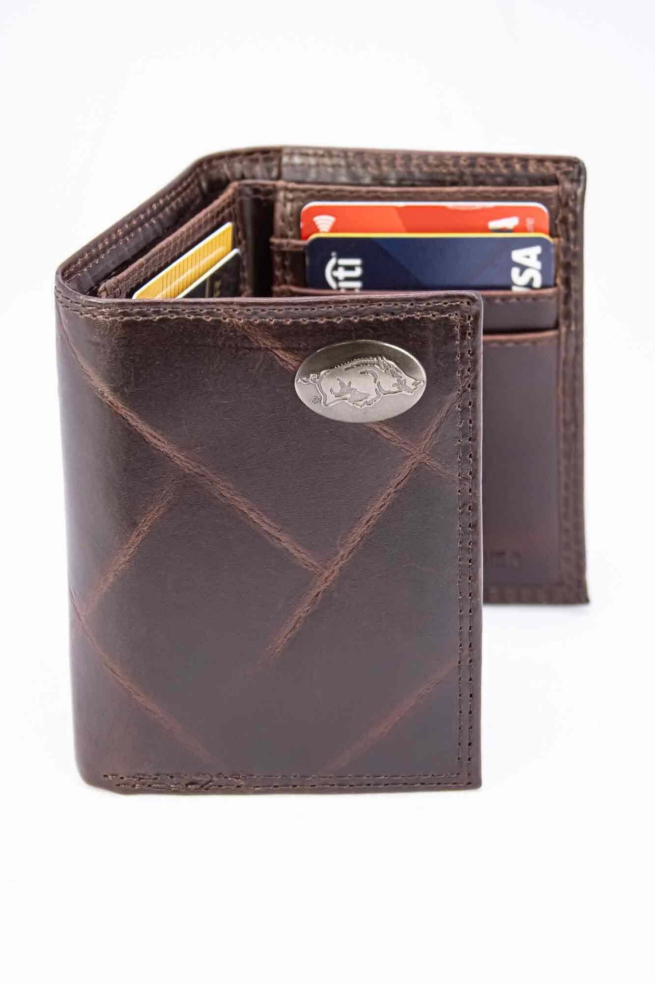 Arkansas Razorback Men's Collegiate Trifold Leather Wallet.: Crazyhorse Brown