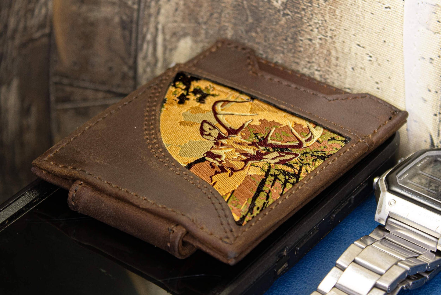 Buck Men's Magnetic Front Pocket Woven Patch Leather Wallet.