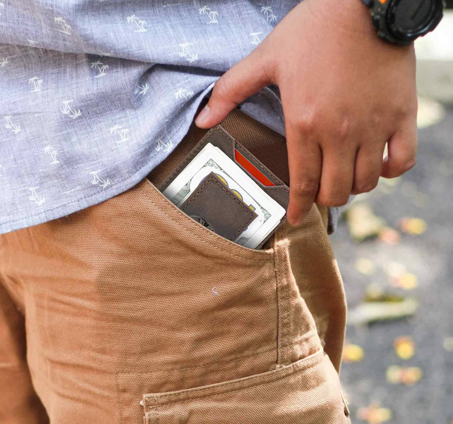 Bass Men's Magnetic Front Pocket Woven Patch Leather Wallet.