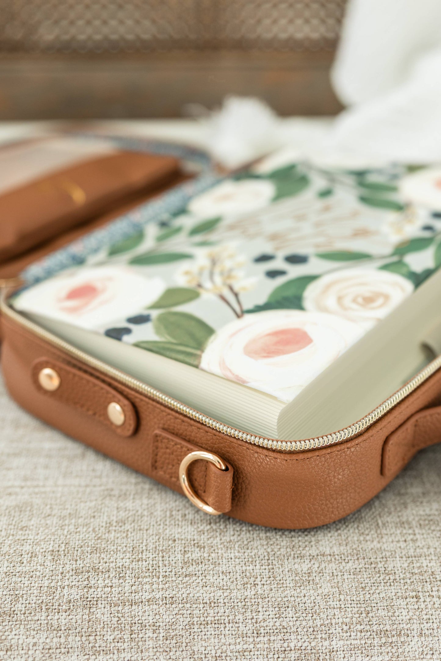 Bible Bag Crossbody in Mocha