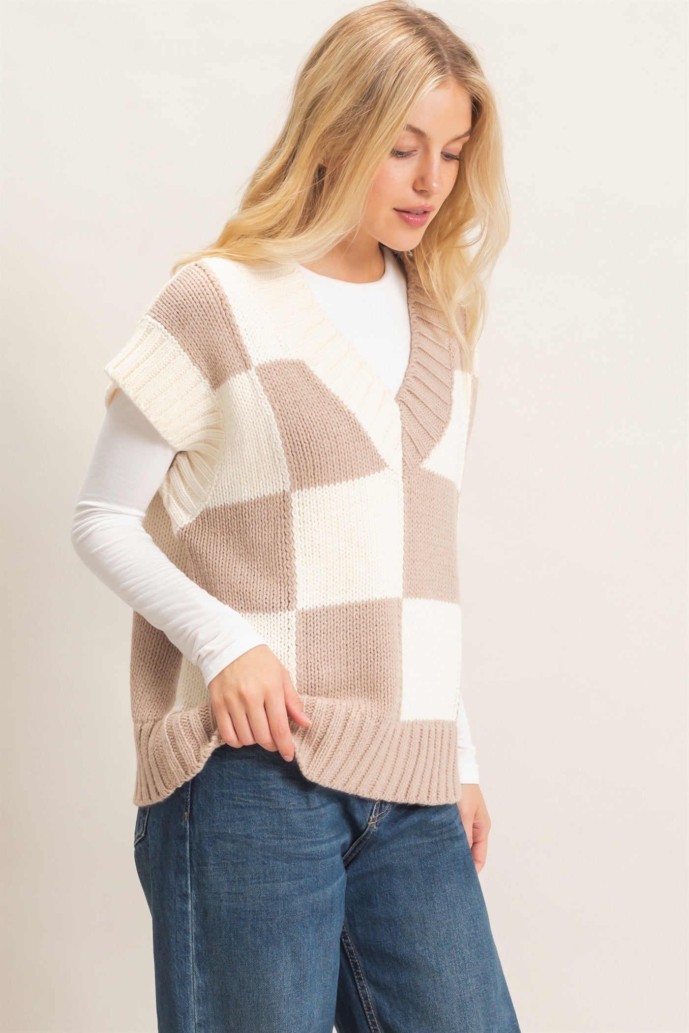 Ribbed V-neck Checkered Sweater Vest