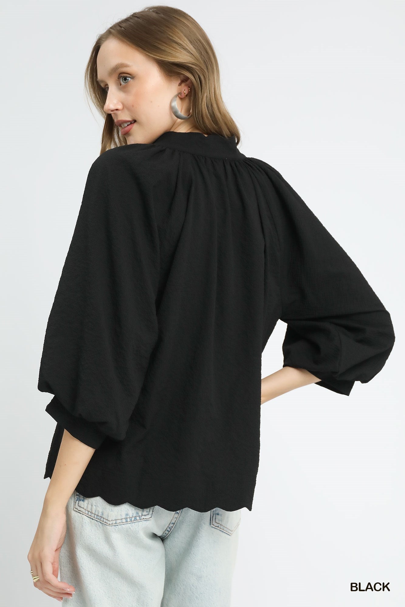 Scalloped Vneck Top in Black