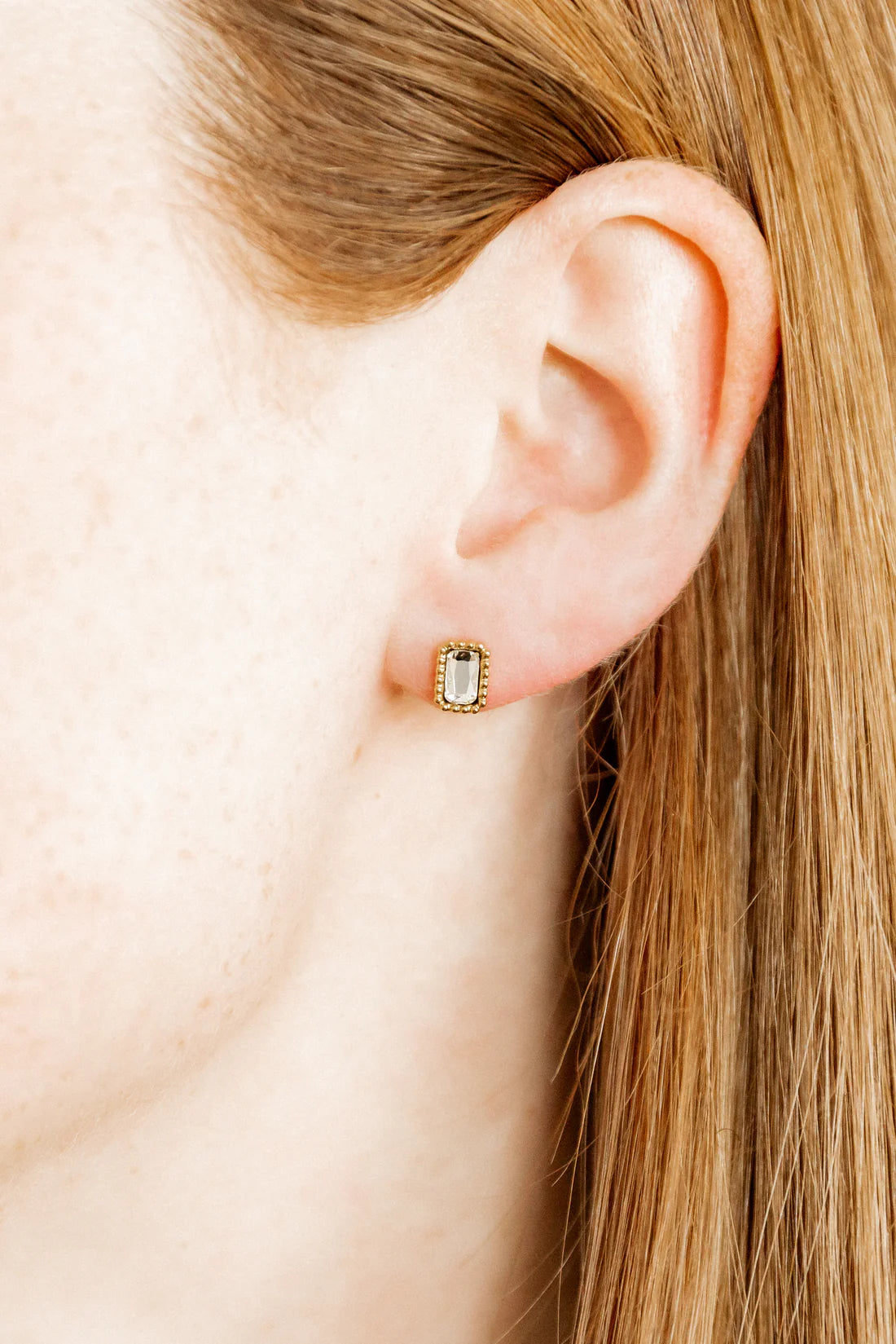 Screwback Stud Earrings in Madison Gold Clear