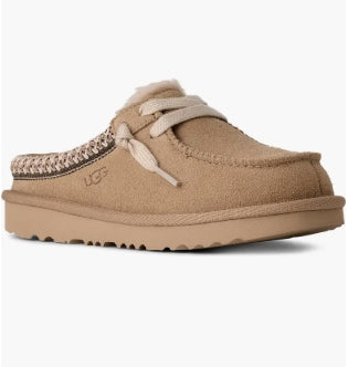 K Tasman Mule in Sand