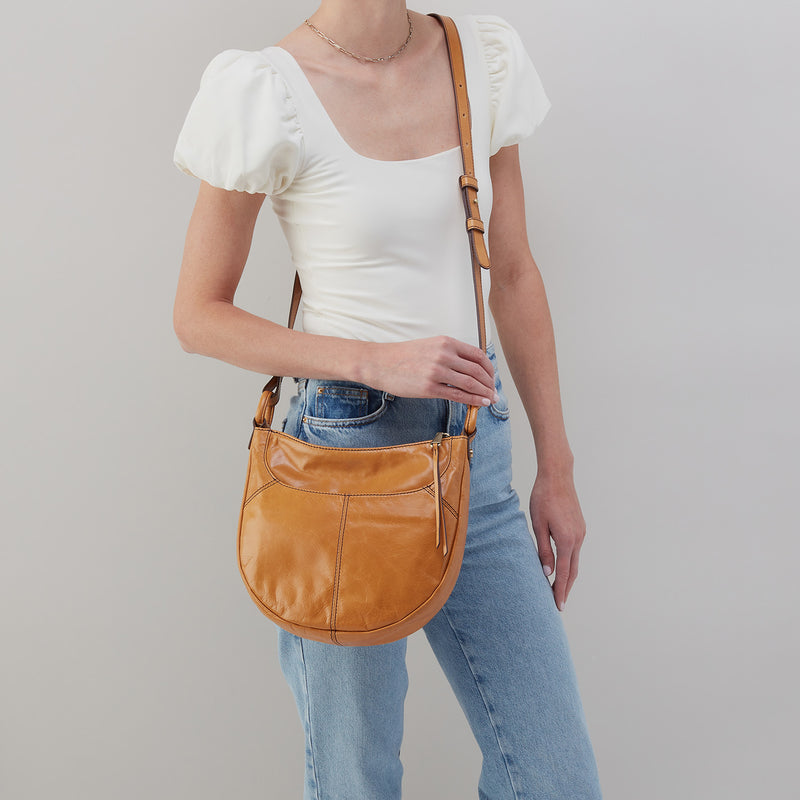 Sheila Scoop Crossbody in Natural