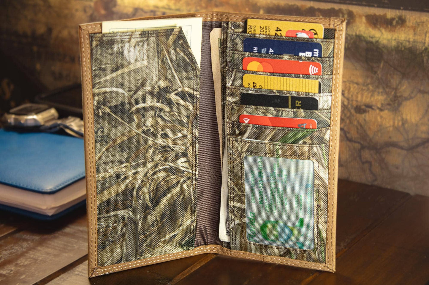 Arkansas Razorbacks Realtree Wallets.: Secretary
