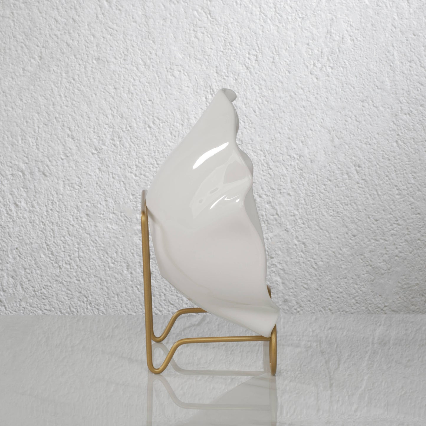 Small Stratford Metal Bowl Easels: Black
