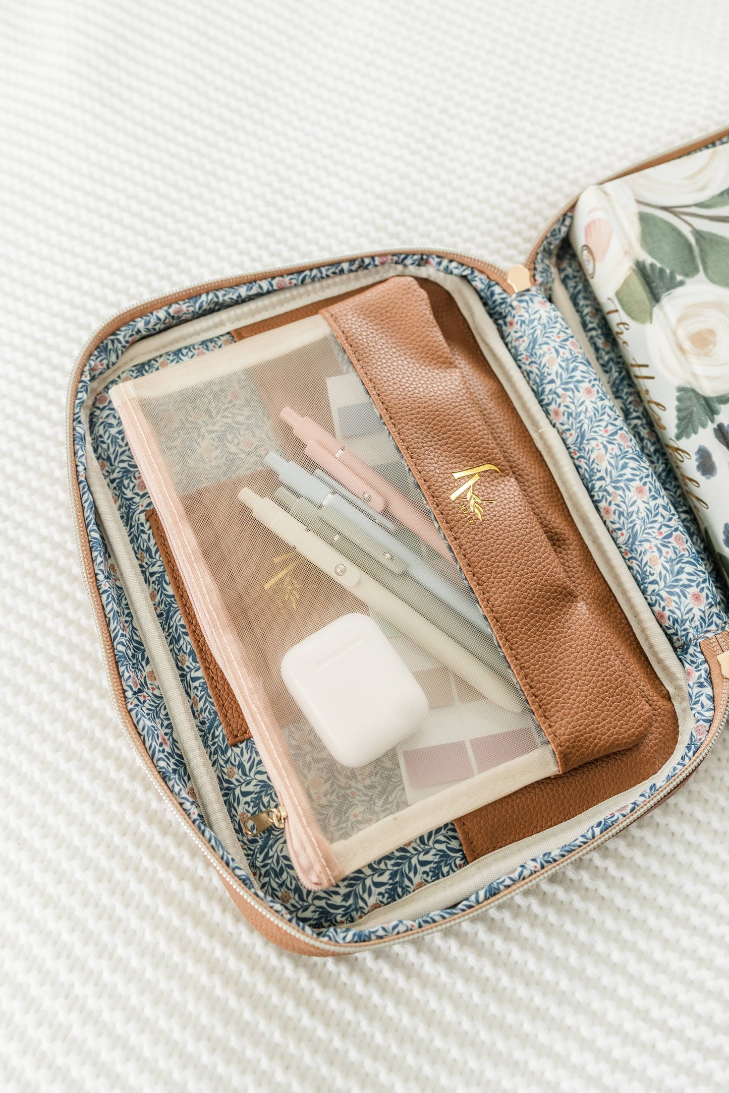 Bible Bag Crossbody in Mocha