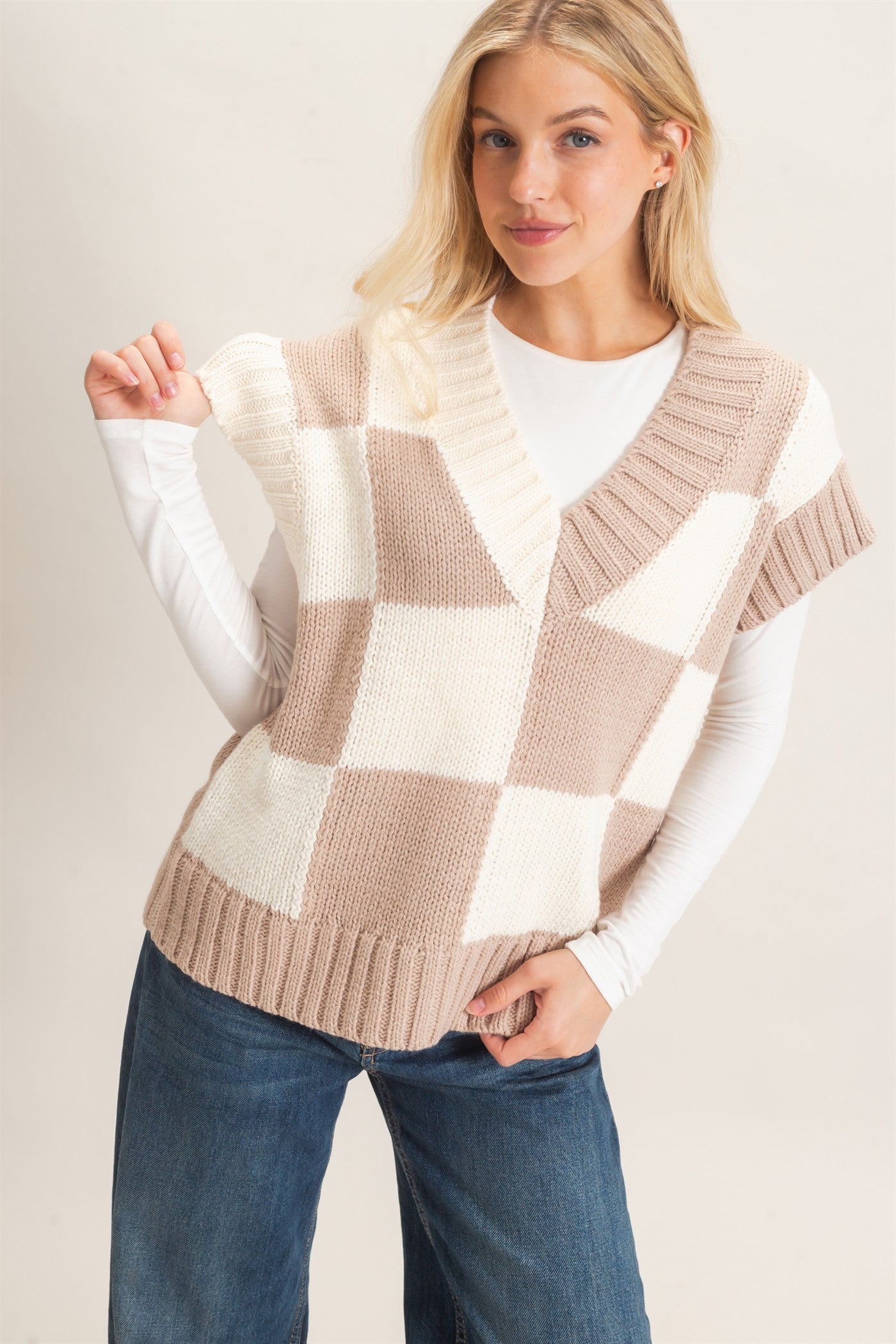 Ribbed V-neck Checkered Sweater Vest