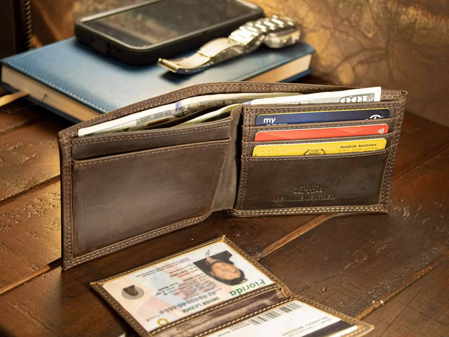 Arkansas Razorbacks Men's Collegiate Bifold Leather Wallet.: Crazyhorse Brown