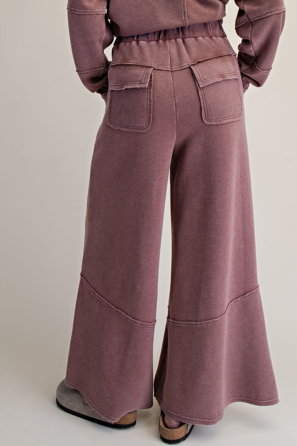 TEXTURED MINEREAL WASHED BELLBOTTOM PANTS Hot Chocolate