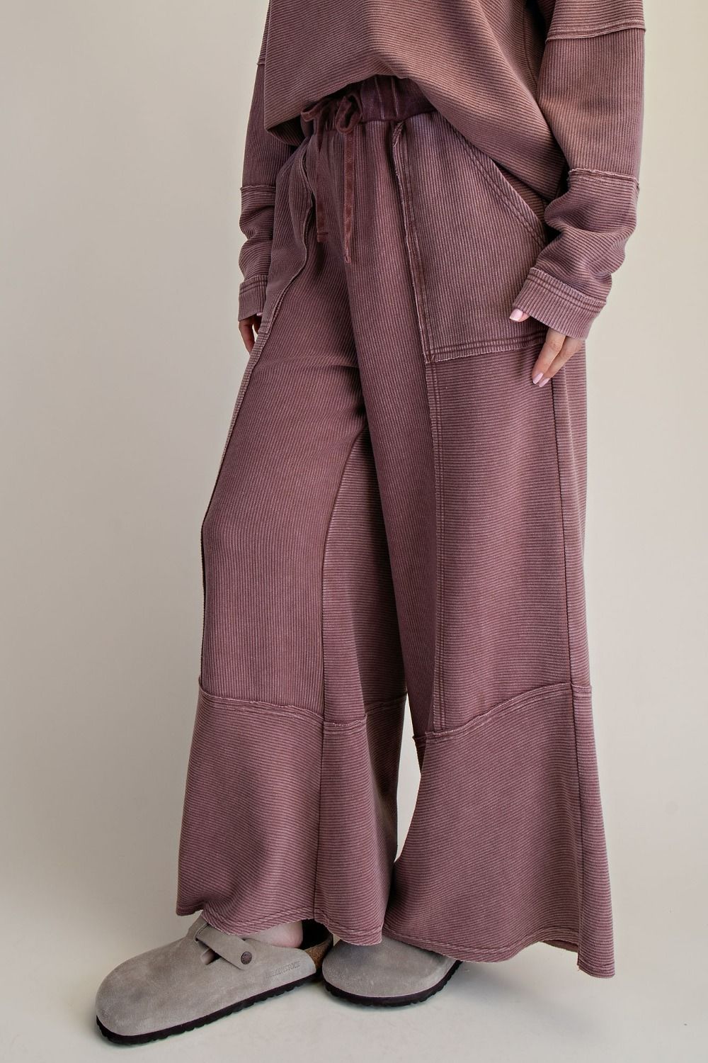 TEXTURED MINEREAL WASHED BELLBOTTOM PANTS Hot Chocolate