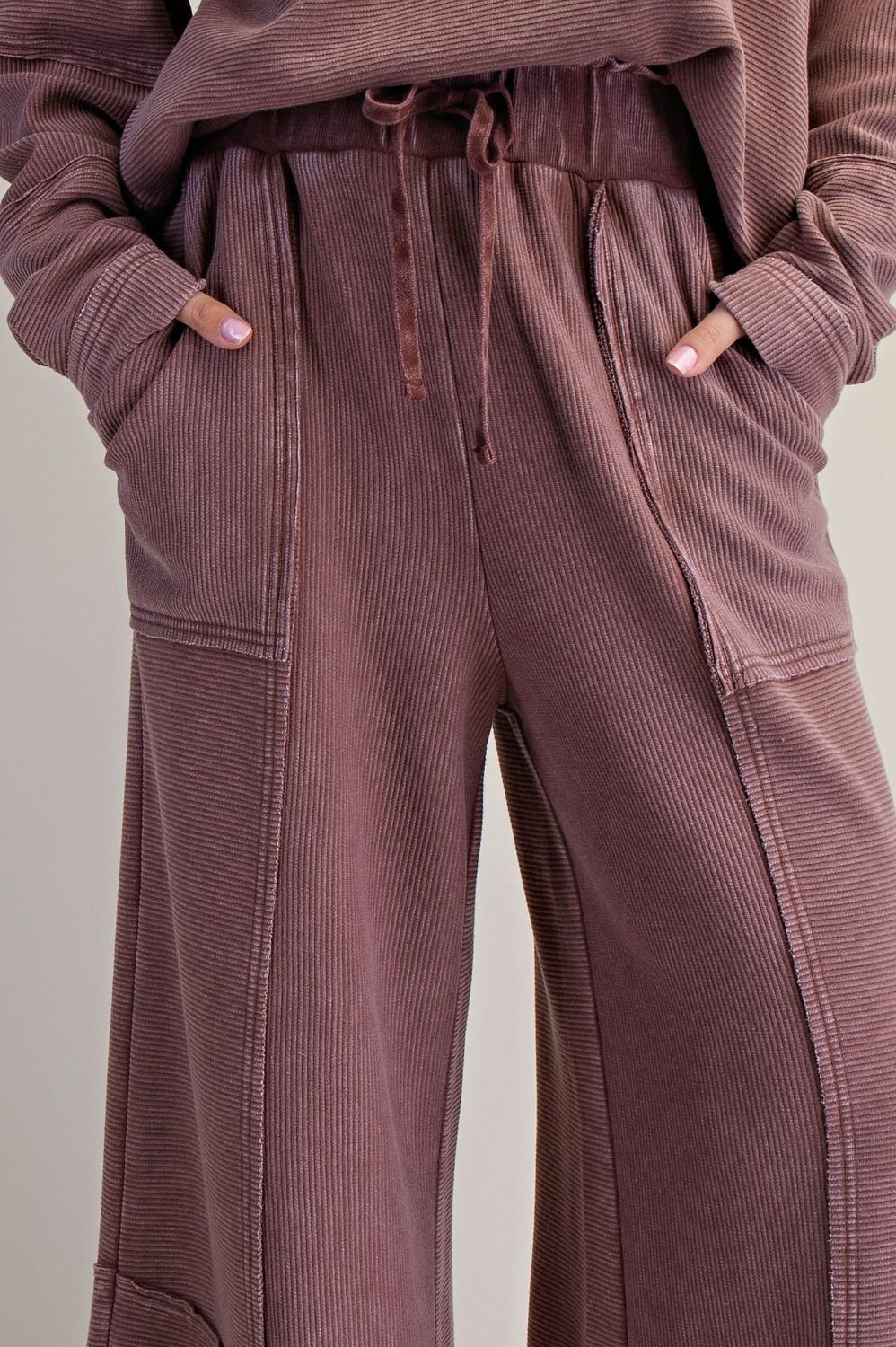TEXTURED MINEREAL WASHED BELLBOTTOM PANTS Hot Chocolate
