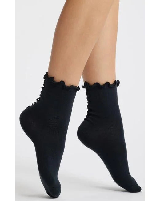 Karsyn Lettuce Edge Quarter Black