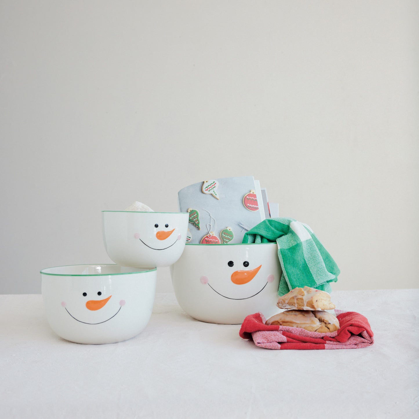 Stoneware Nesting Bowls with Snowman Face, Set of 3
